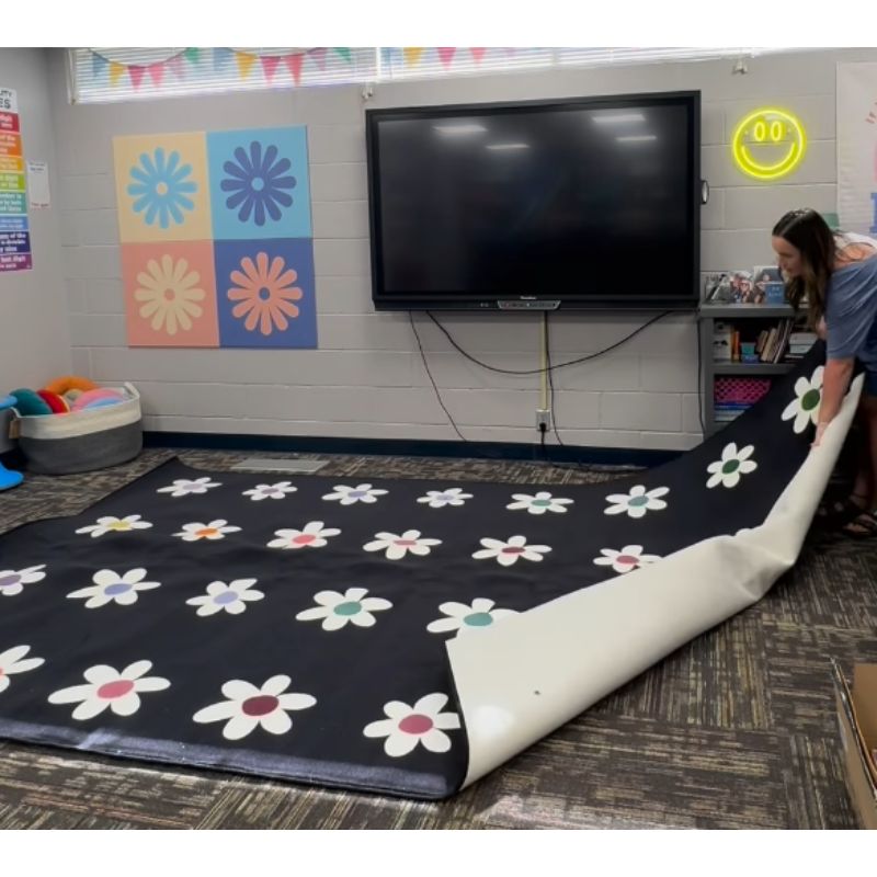 Pocketful of Daises Sit Spot Rug